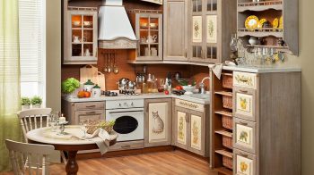 Расписные кухонные шкафы для обновления старой кухни